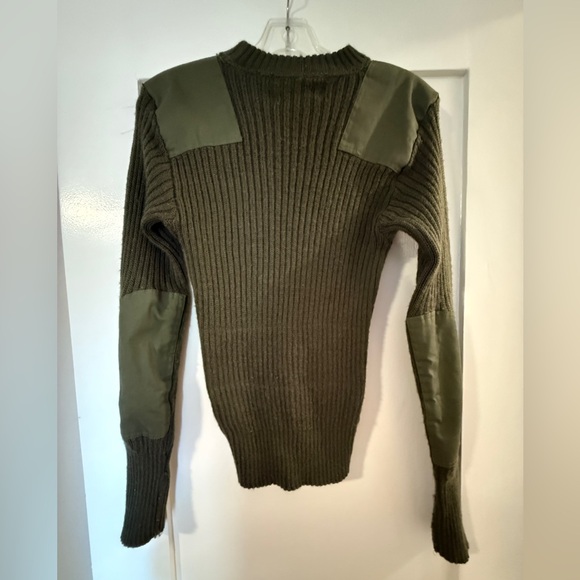 1970s Vintage Men's Olive Green Ribbed Sweater - Army Supply - Wool - Size 38 - Picture 2 of 3
